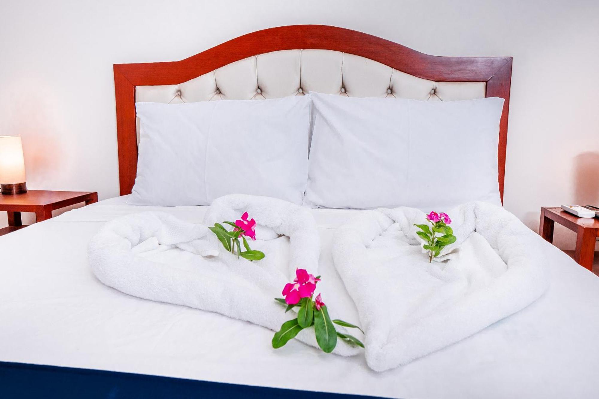 Laguna Azul Hotel & Suites Sauce Buitenkant foto